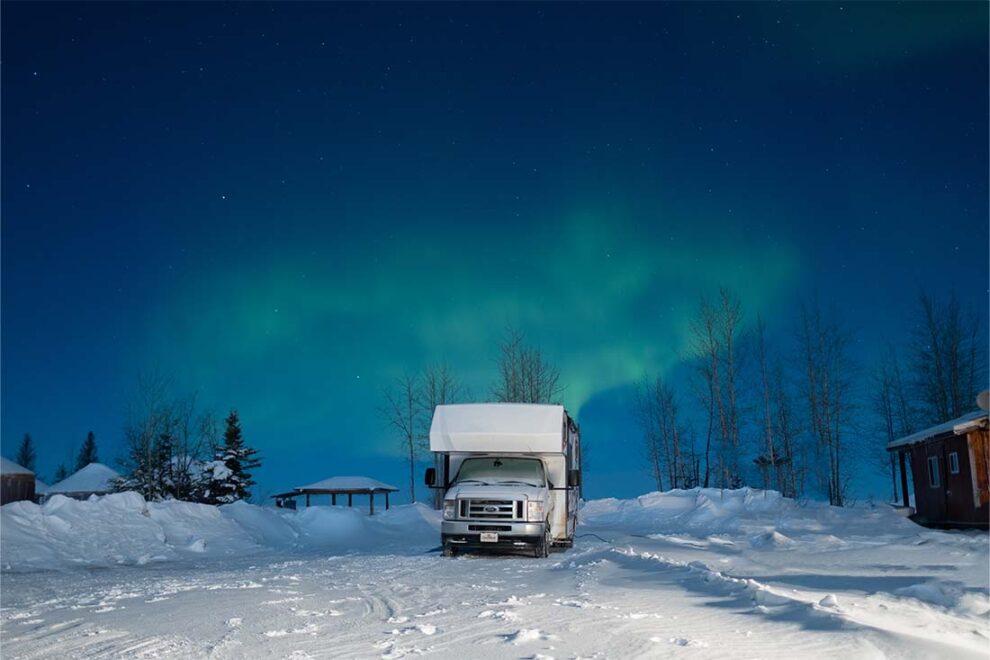 https://gorving.ca/resource/how-to-prepare-for-your-winter-rv-camping-trip/
