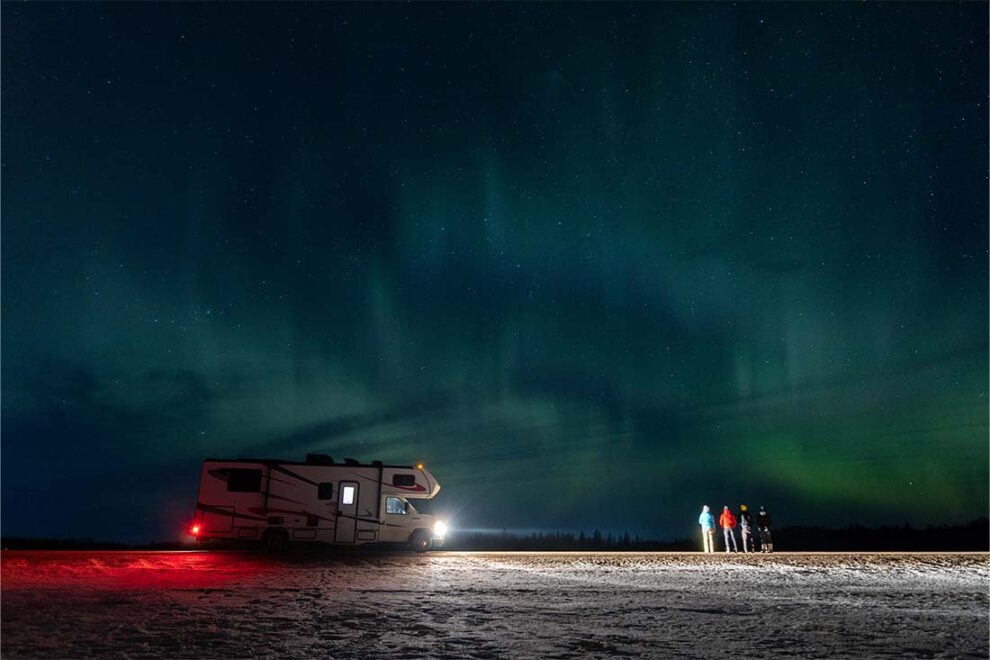 https://gorving.ca/resource/how-to-prepare-for-your-winter-rv-camping-trip/